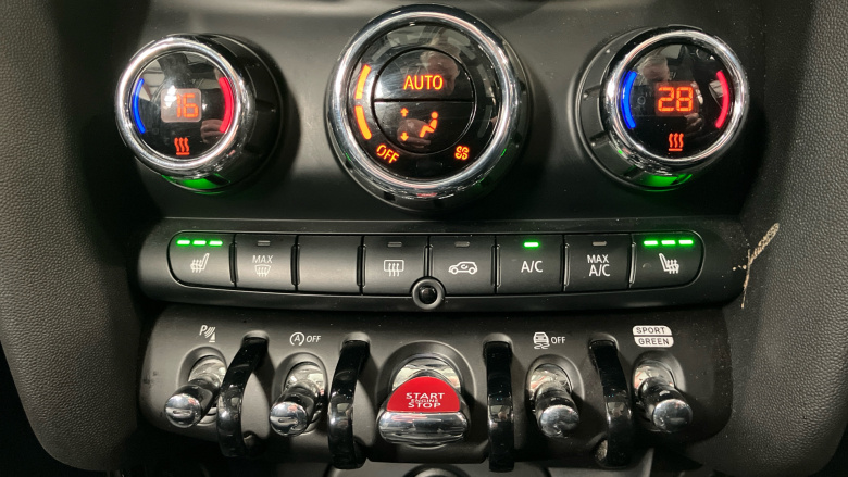 MINI Hatchback 1.5 Cooper Classic 5dr Auto Petrol Hatchback